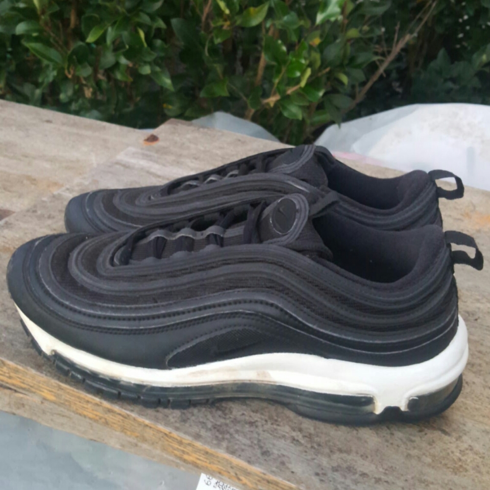 Women's Nike Air Max 97 sneakers sz 9